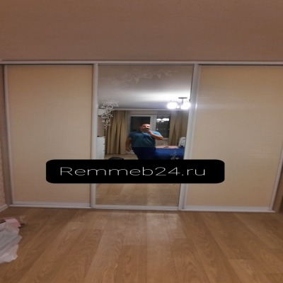 Видео и фото по ремонту шкафа купе с раздвижной системой Замена зеркала шкафа или фасада. - вид 1 миниатюра